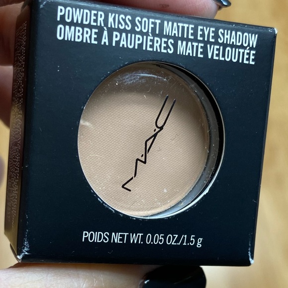 Mac Best of Me Powder Kiss soft matte eye shadow NIB - Picture 3 of 5